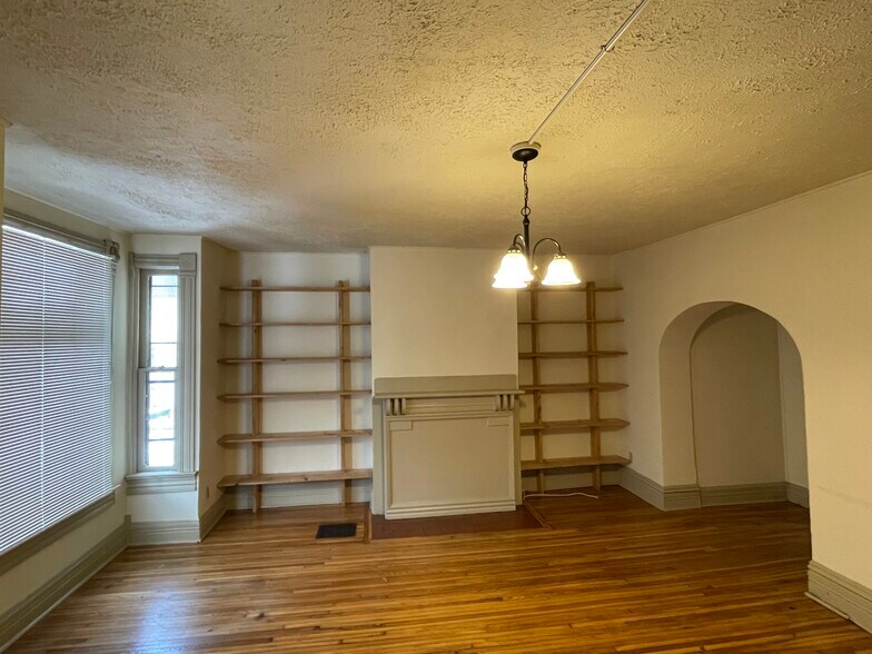 living room - 1230 Highland St