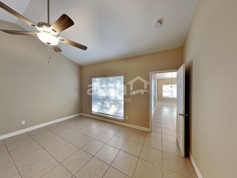 Building Photo - 14 Sweetwood