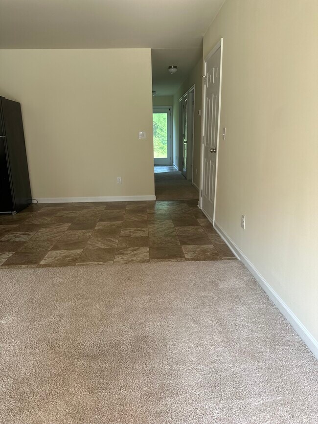 Building Photo - 2421