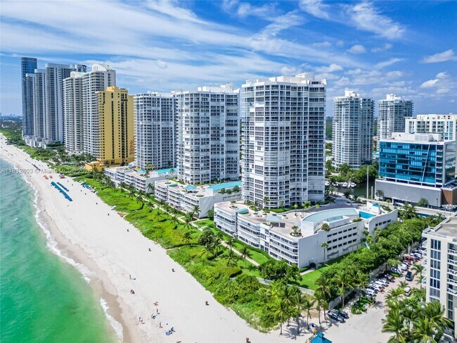 Building Photo - 16485 Collins Ave