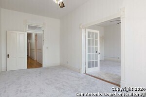 Building Photo - 142 W San Antonio St