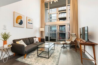 Building Photo - Chic Urban Living in Downtown Seattle