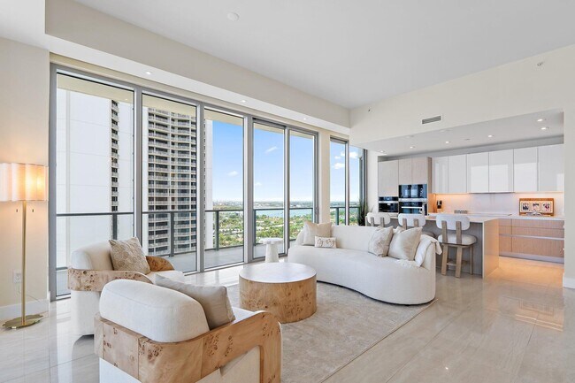 Building Photo - 3100 N Ocean Dr