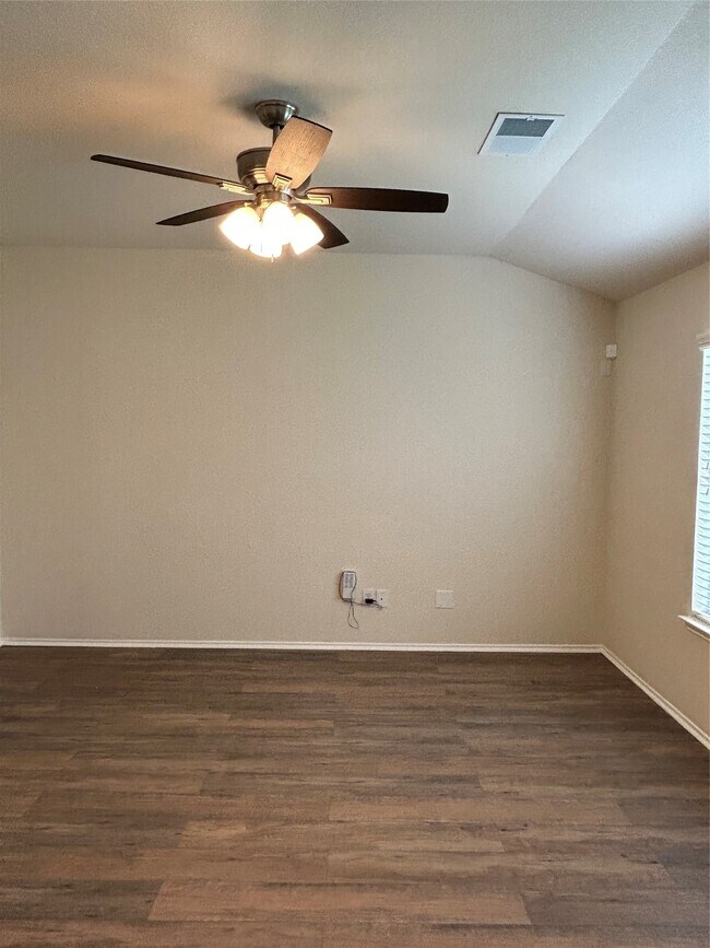 Building Photo - 5327 Stonegate Dr