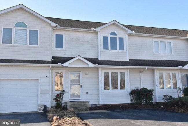 Building Photo - 117 Lakeside Dr