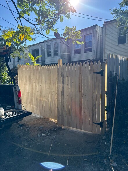 Building Photo - 1011 Appleton St