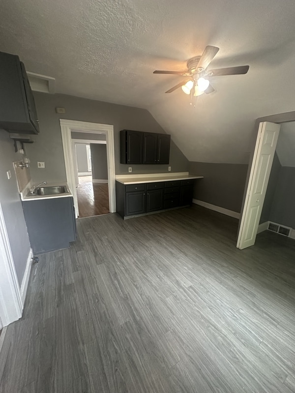 Building Photo - 3816 Archwood Ave