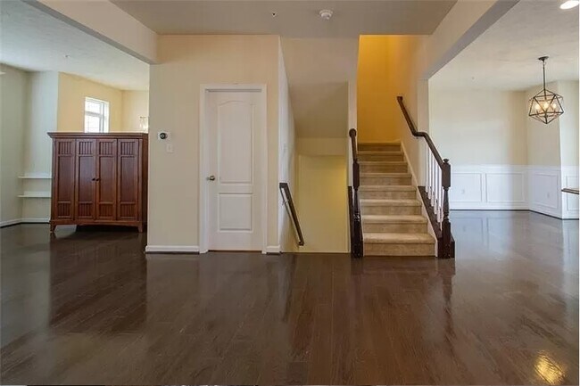 Building Photo - 19 Remington Dr