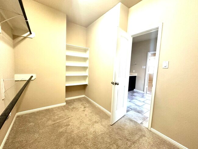 Building Photo - 22407 Ebbets Field Dr