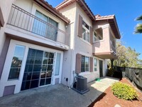 Building Photo - Beautiful 2 Bedroom / 2 Bath Condo in Ranc...