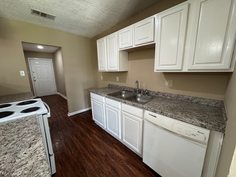 Building Photo - 17519 Poppy Trails Ln