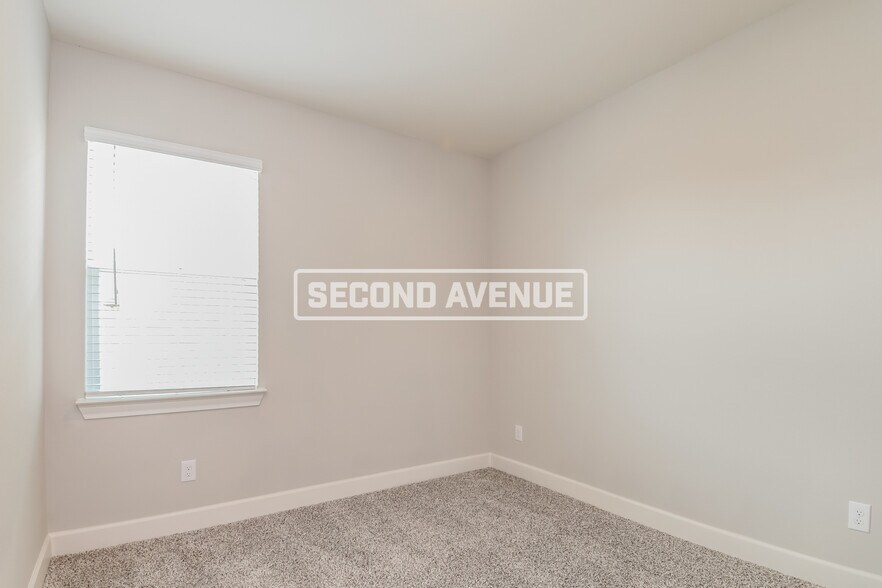 Building Photo - 832 Jackel Dr