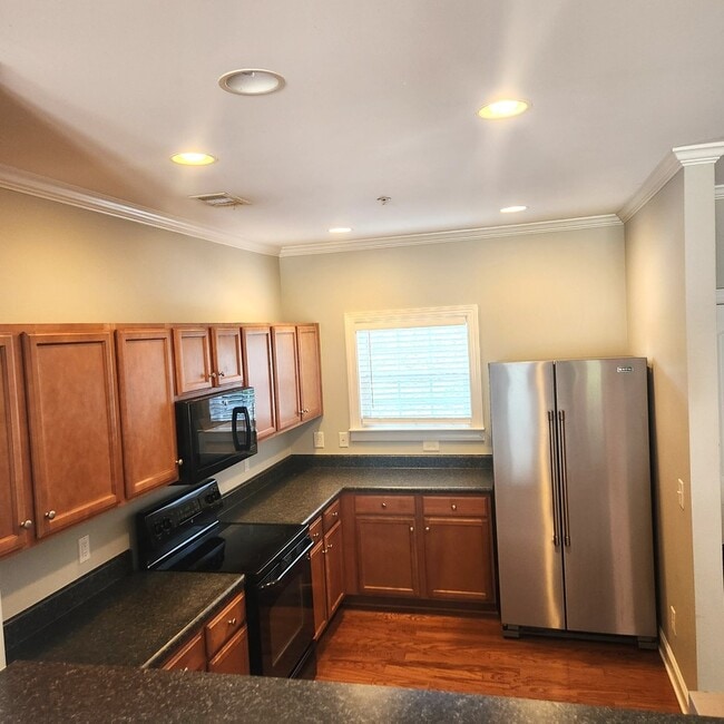 Building Photo - 364 Easterlin Way