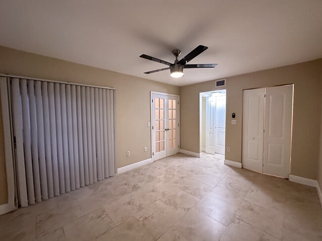 Building Photo - 2820 N Oakland Forest Dr
