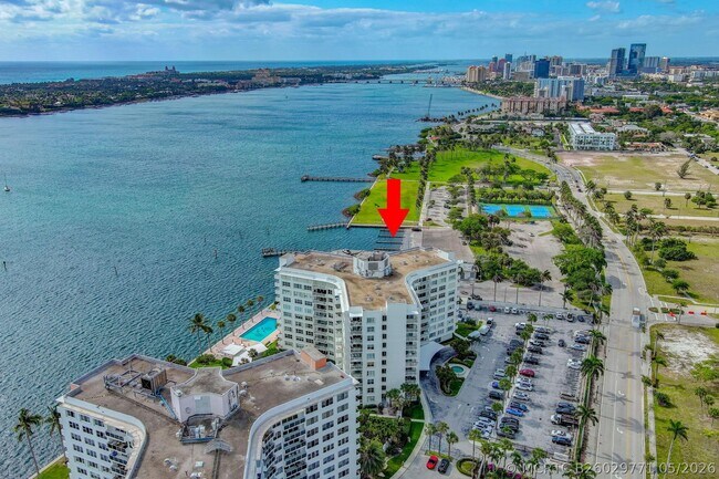 Building Photo - 2600 N Flagler Dr