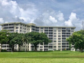 Building Photo - 2940 N Course Dr