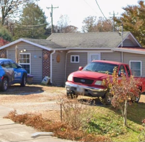 Building Photo - 556 E Yancey St