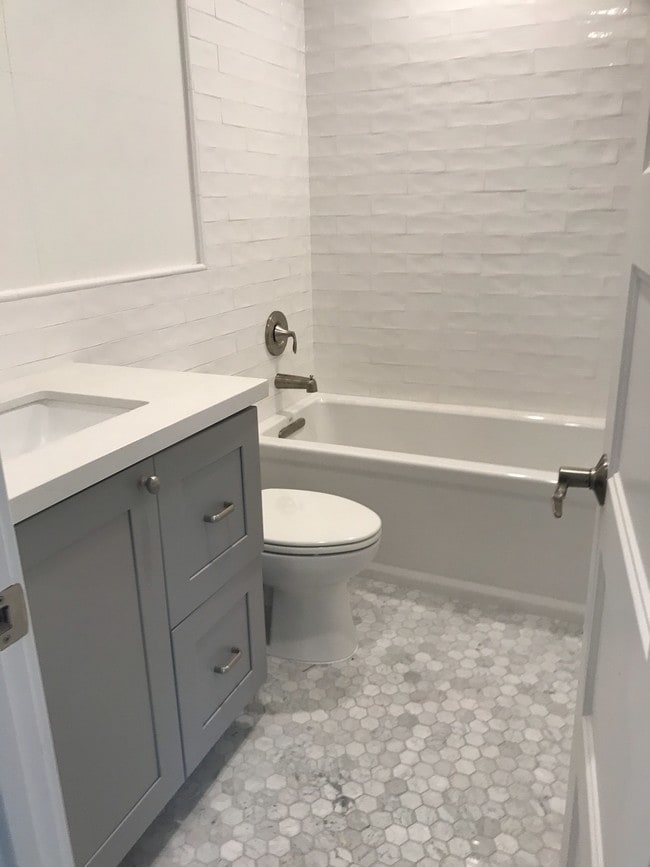Beautiful bathroom - 189 Santa Isabel Ave