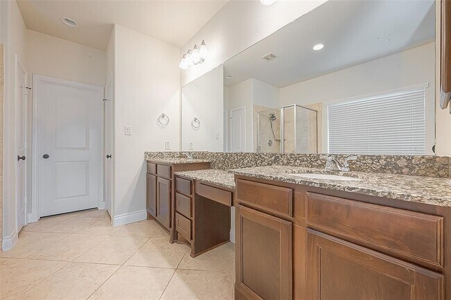 Building Photo - 17603 Yorkhill Ct