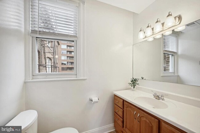 Building Photo - 1511 22nd St NW