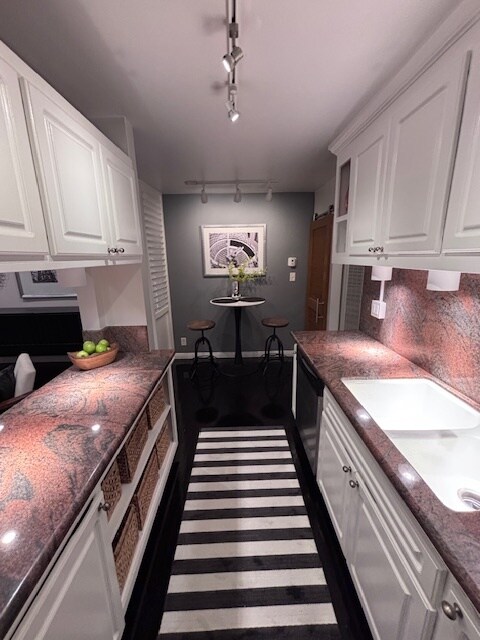 Building Photo - 1255 N HARPER Ave