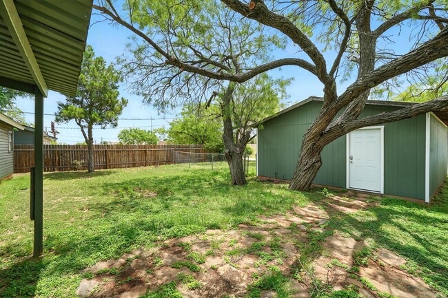 Building Photo - 5107 Durango Dr