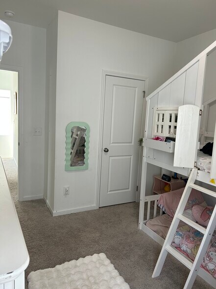 Building Photo - 236 Summerlin Dr