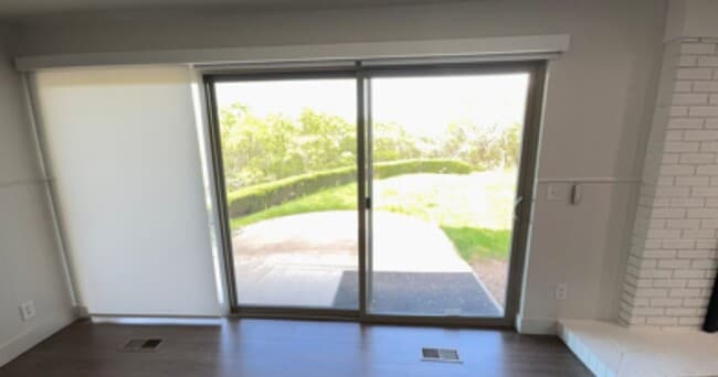 Building Photo - Large home with spectacular Salt Lake City views