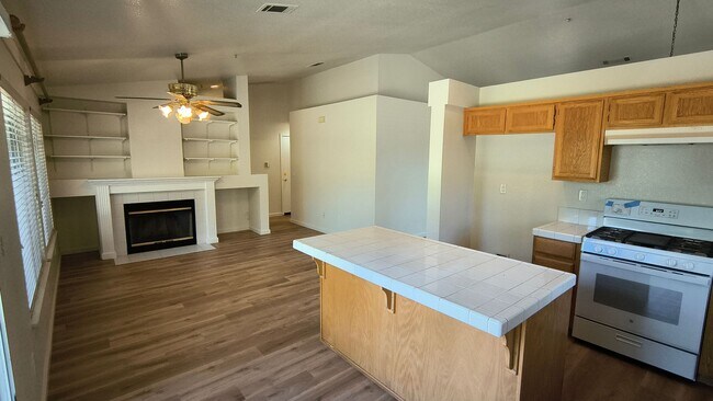 Building Photo - Brand New Flooring and FRESH Paint - SPACIOUS 3 BEDROOM HOUSE IN LIVERMORE!!!
