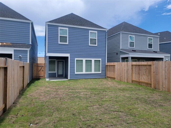 Building Photo - 10109 Spring Branch Trail