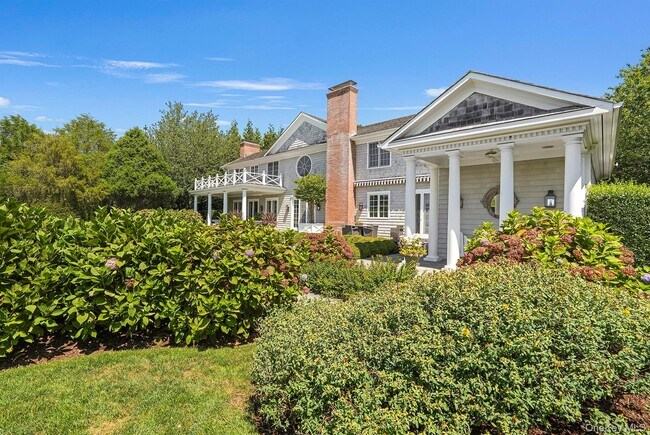 Building Photo - 10 Horse Meadow Ln