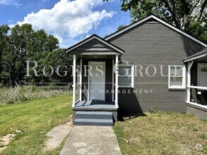 Building Photo - #450 - 424-426 Merriman St Duplex