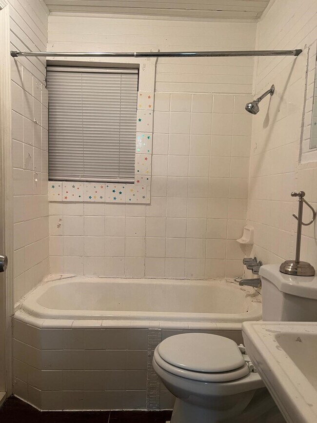 Building Photo - 3126 Webster St