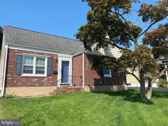 Primary Photo - 414 Becker Ave