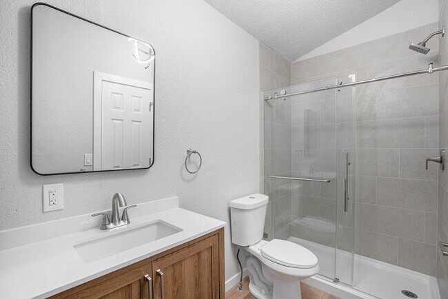 Building Photo - Upper-Level Duplex | $1,850/mo | All Utili...
