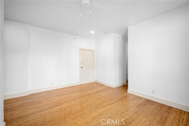 Building Photo - 228 S Kenwood St