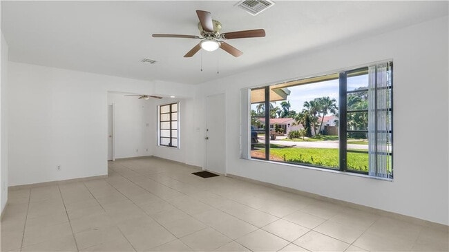 Building Photo - 2161 NE 35th St