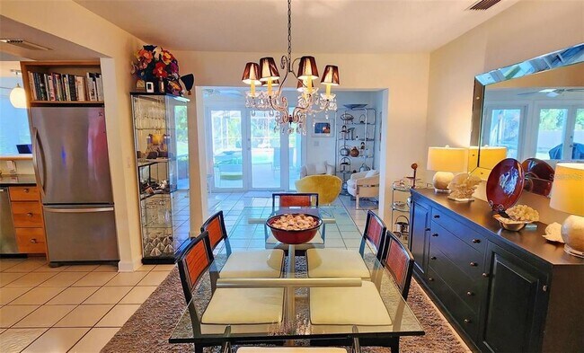 Building Photo - 329 Bernard Ave