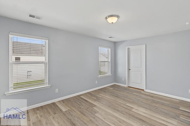 Building Photo - 141 Davila St