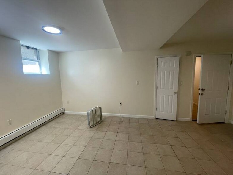 Building Photo - 839 Montgomery St