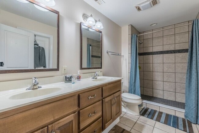 Building Photo - LOCATION! Beautiful East Asheville Home in...