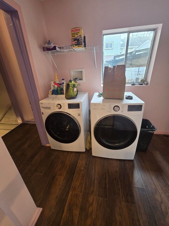 Building Photo - 119 E Sherman St