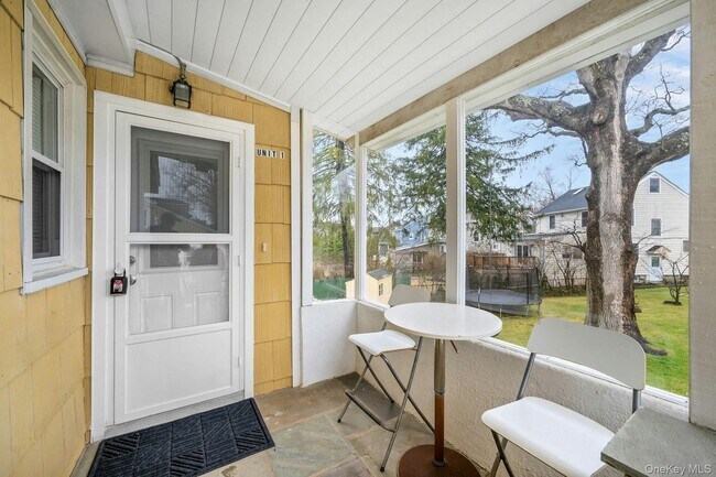 Building Photo - 10 9th St