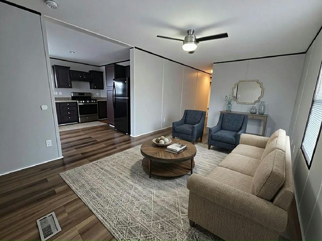 Building Photo - 241 Bunting Ln