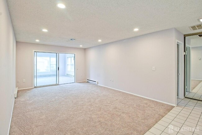 Building Photo - 332 Quinton Dr