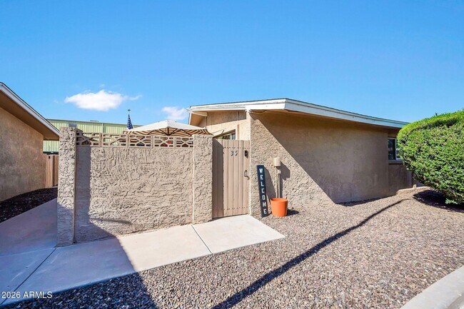 Building Photo - 1310 S Pima
