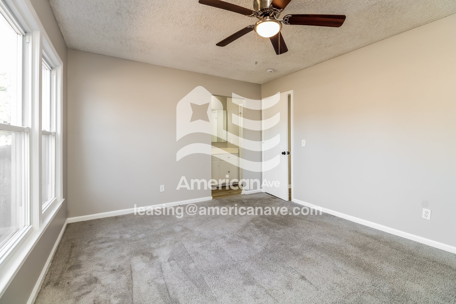 Building Photo - 215 Laurel Meadows Dr