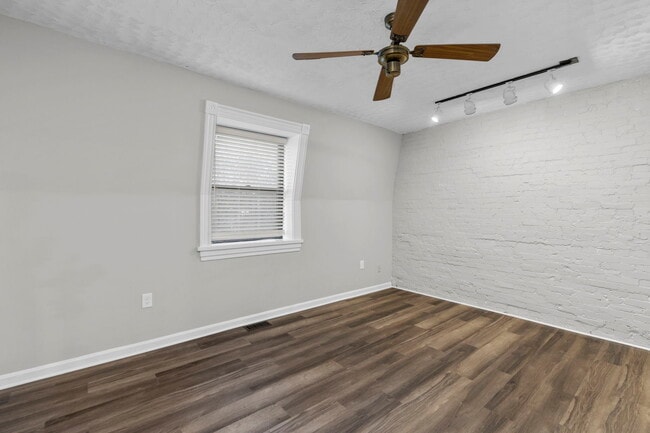 Building Photo - 1015 Ann Ave