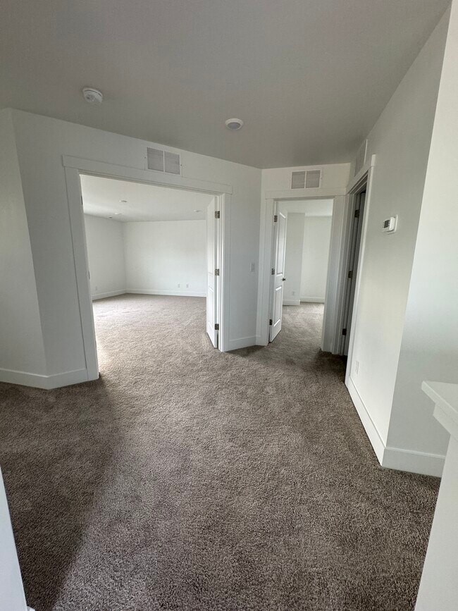 Building Photo - 6893 N Isaiah Ave