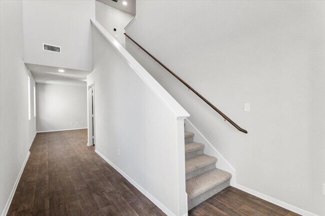 Building Photo - 2711 Totley Rd